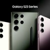 Trois téléphones intelligents de couleurs différentes, placés les uns à côté des autres. 