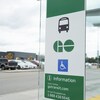 Un panneau d'un arrêt d'autobus Go.
