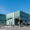 L'édifice de la Grande Bibliothèque de Montréal.