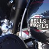Inscription Hells Angels sur une moto.