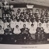 Une photo d'archives d'un groupe de près de 40 personnes.