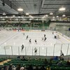 Au hockey féminin, les Huskies de l'Université de la Saskatchewan disputent un match  avec les Cougars de l'Université de Regina, à l'aréna de la Place Merlis-Belsher, à Saskatoon. 