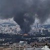 Le siège de la télévision publique iranienne est en flammes.
