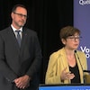 Les ministres Roberge et Fréchette en conférence de presse.