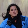 Jody Wilson-Raybould se rendant à la colline parlementaire à Ottawa.