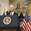 Le président américain Joe Biden devant les micros