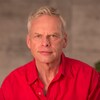 Johannes de Ruiter est habillé en rouge