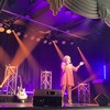 Guylaine Tanguay qui performe sur scène.