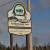 Un panneau indiquant l'entrée de la communauté de Lac Simon.