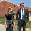 L'adjointe pédagogique et le directeur de l'école primaire Amikobi, Sophie Joly et Luc Létourneau