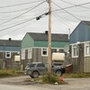 Des maisons de Kuujjuaq. Photo prise par Félix Lebel en septembre 2022.