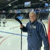 Bob Desjardins se trouve sur la patinoire lors d'un entraînement des Marquis de Jonquière. 