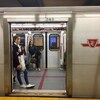Des usagères dans le métro à Toronto.