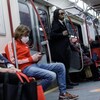 Des passagers dans un wagon de métro au centre-ville de Toronto le 1er avril 2023.