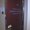 La porte du bureau de circonscription de Justin Trudeau à Montréal. 