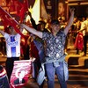 Les partisans du président turc Recep Tayyip Erdogan célèbrent au siège du Parti AK le 14 mai 2023 à Istanbul, Turquie. 