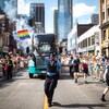 Des policiers au défilé de la Fierté de Toronto.