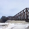 Le pont de Québec en hiver.