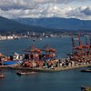 Des conteneurs au port de Vancouver.