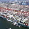 Une vue aérienne du porte-conteneurs Ever Given au port de Rotterdam.