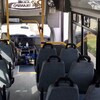 L'intérieur d'un bus vide.