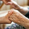 En 2012, le Québec comptait plus de 1,13 million de proches aidants ayant offert au cours des 12 derniers mois, sans rémunération, des soins et du soutien à domicile à une personne aînée.
