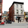 Le boulevard Saint-Laurent, à l'intersection de rue De la Gauchetière