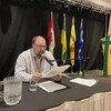 Le président de l'ACF, Denis Simard, fait la lecture du Rapport de l'ACF en ce dernier jour du Rendez-vous Fransaskois. 