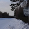 Affiche de la route de glace, avec la route en arrière-plan.