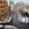 Le calme avant la tempête. La rue de la Couronne le 12 février 2019 au matin, vue de la Haute-Ville. 