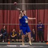 Samuel Bourque, des Aigles Bleus de l'Université de Moncton, donne toute la gomme sur ce lancer du poids.
