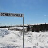 Une pancarte indiquant l'arrivée en gare de Schefferville.