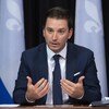 Simon Jolin-Barrette durant une conférence de presse.