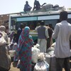 À Khartoum, les résidents quittent la ville et le nombre de déplacés augmente.