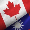 Les drapeaux canadien et taïwanais.