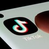 Hinlalaki pinindot ang app ng Tiktok