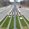 Photos aériennes (drone) des voies du train léger d'Eglinton Crosstown, entre Don Mills et la rue Leslie.