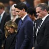 Justin Trudeau et ses collègues députés observent une période de silence et de recueillement.