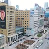 Une vue d'ensemble de l'extérieur de l'Hôpital général de Toronto.