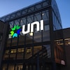 L'enseigne d'UNI Coopération financière sur l'édifice.