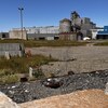 L'usine désaffectée de Rock Tenn, photographiée d'une autre perspective.