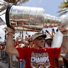 Un joueur de hockey.