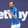 Le joueur de tennis Daniil Medvedev serre le poing gauche.