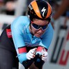 La cycliste en plein effort lors de l'épreuve du contre-la-montre