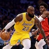 Deux joueurs de basket.