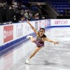 Madeline Schizas livre une performance lors d'une compétition de patinage artistique au Canada.