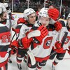 Les joueurs des 67 célèbrent une victoire.