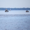 Deux bateaux sur le fleuve Saint-Laurent.