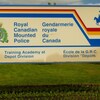 Une affiche indiquant l'École de la GRC à Regina, en Saskatchewan. (archives)
