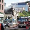 Un bâtiment détruit par les flammes. 